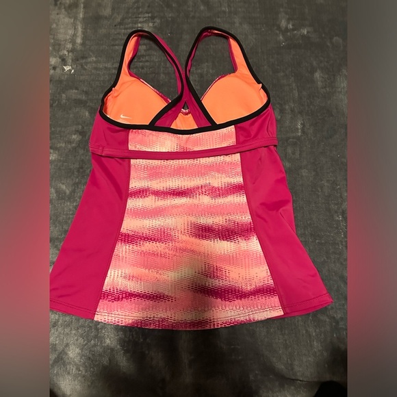 Women’s size small NIKE swim TOP ONLY - Picture 2 of 5